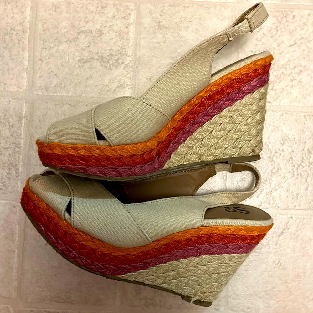 Worn Once, Groovy, Fun Rainbow Platform Wedge Sandal Pump, 9